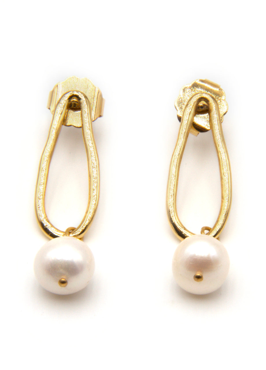 Gold plated open oval drop earring with freshwater pearl