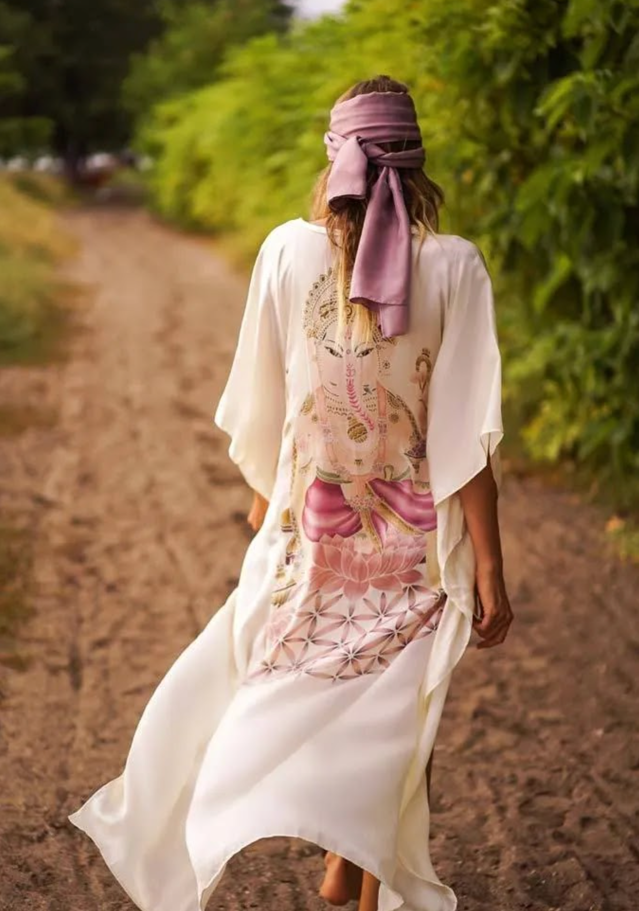 Warriors of the Divine - Ganesha’s got your back Kaftan short / long Silk in cream