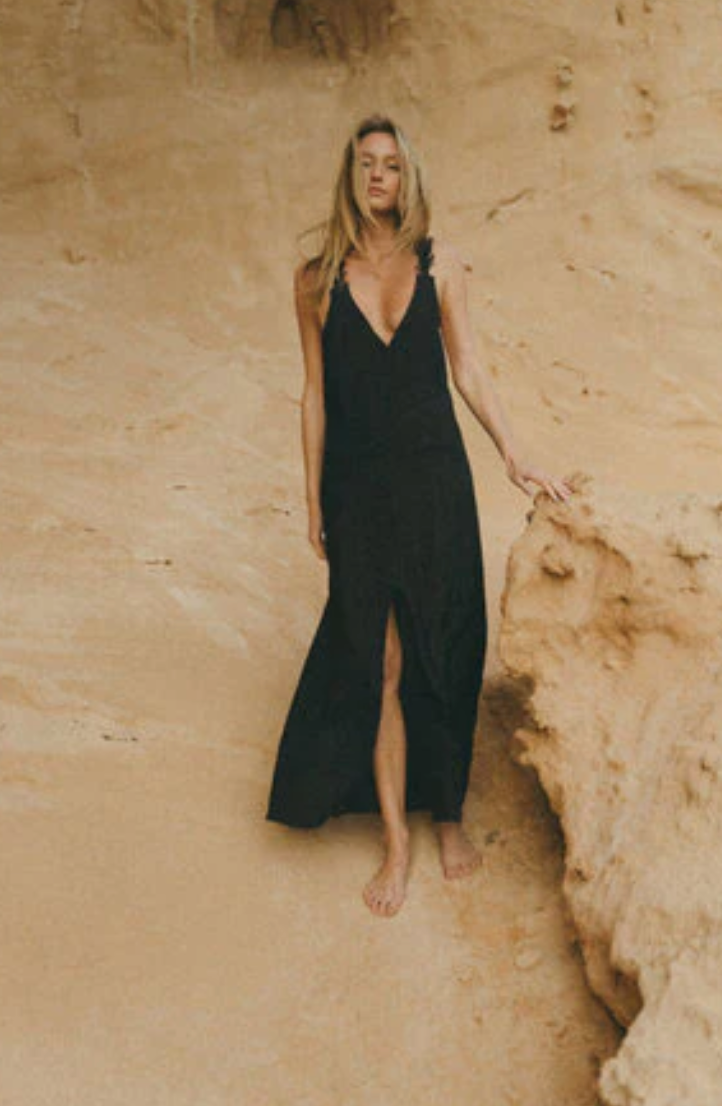 A Perfect Nomad - Bora Bora Dress (Black) Linen backless dress