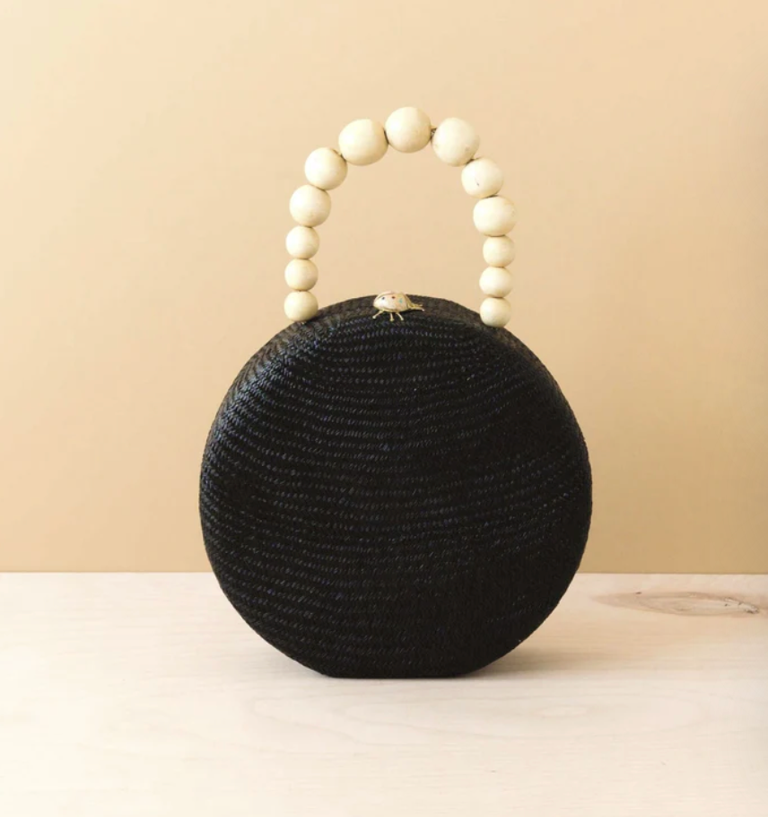 Likha - BLACK ROUND CLASSIC HANDBAG WITH WOOD HANDLE - STRAW BAG