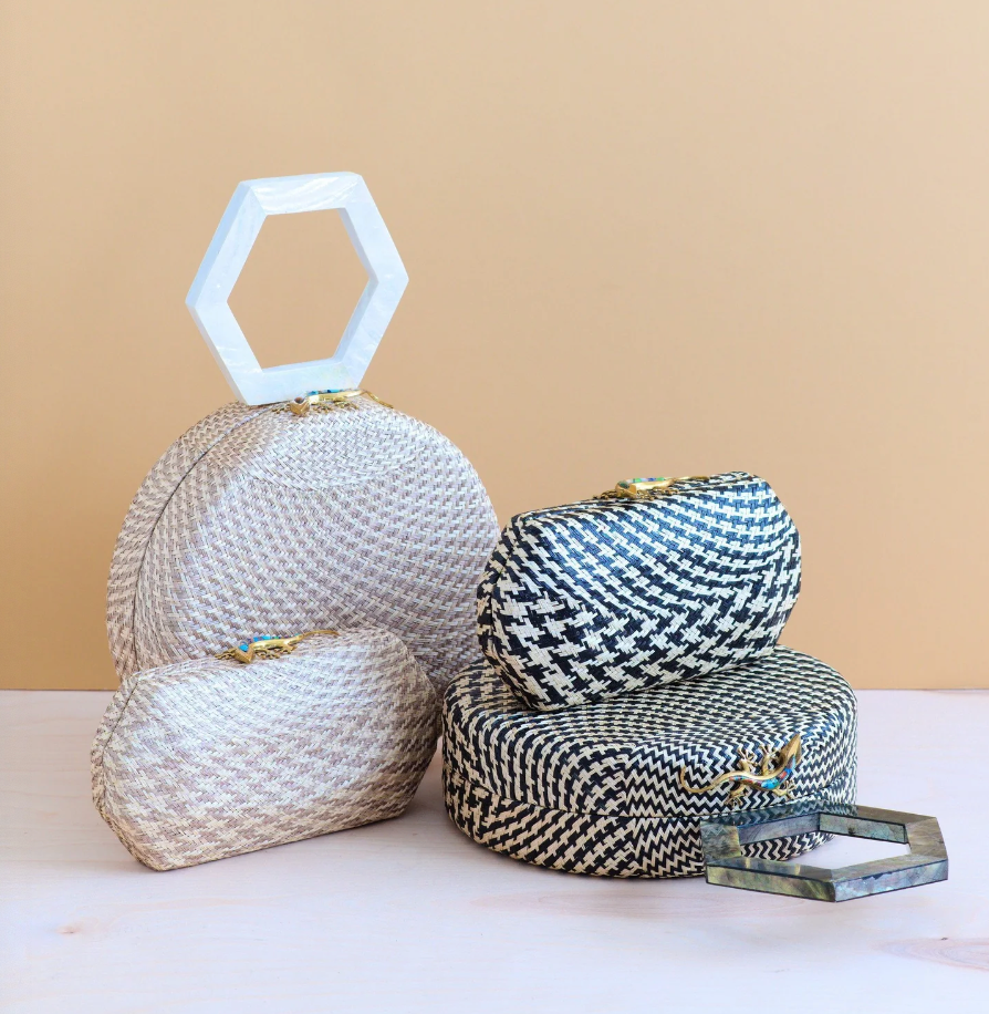 Likha - BLACK ROUND HANDWOVEN HANDBAG WITH MOTHER OF PEARL HANDLE