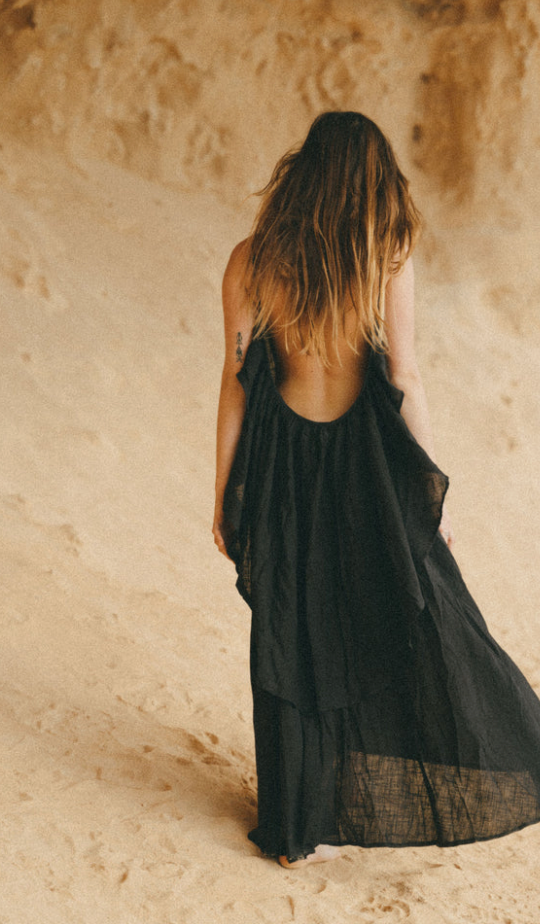 A perfect Nomad - SYROS Backless maxi dress (black)