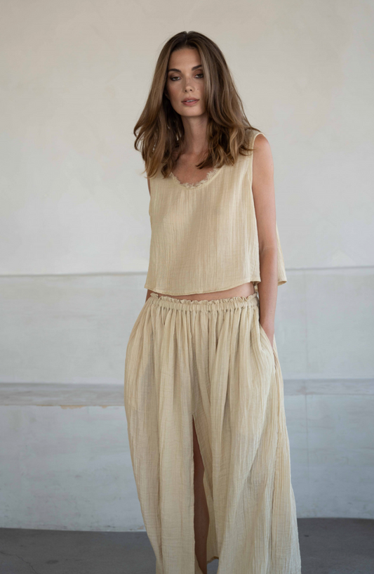 A perfect Nomad - Lamu Vest in Sand